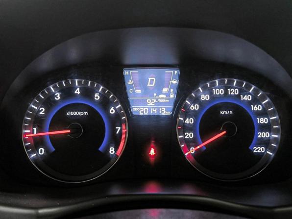Hyundai Solaris I с пробегом 2011 года, цена 799 000 рублей, 200000 км, седан, Автокод Объявления