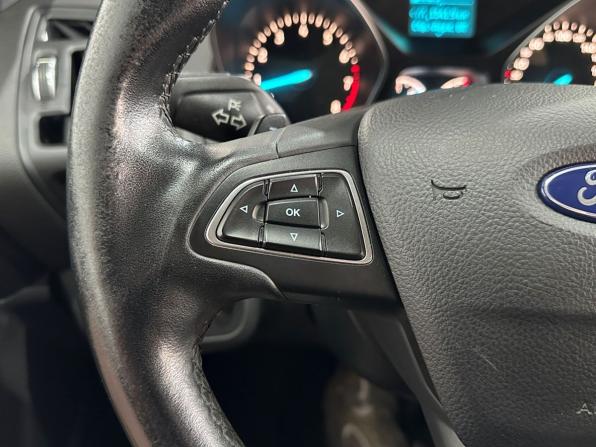 Ford Kuga II Рестайлинг с пробегом 2017 года, цена 1 520 000 рублей, 137427 км, внедорожник, Автокод Объявления
