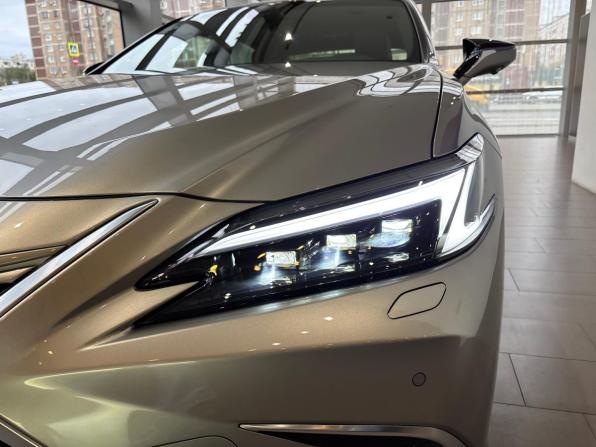 Lexus ES VII Рестайлинг 2 с пробегом 2025 года, цена 5 750 000 рублей, 47 км, седан, Автокод Объявления