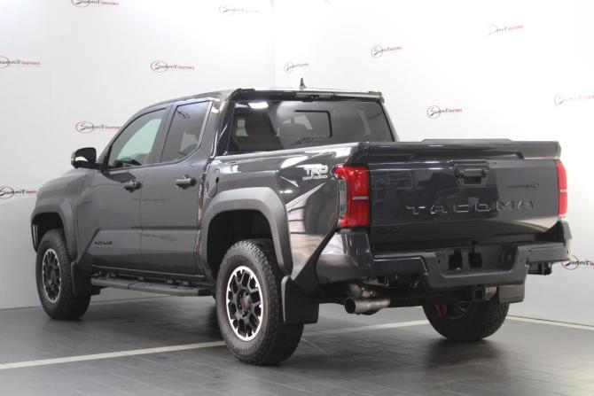 Toyota Tacoma IV с пробегом 2024 года, цена 8 990 000 рублей, 291 км, offers.body_type.unknown, Автокод Объявления
