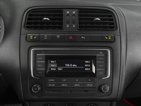 Volkswagen Polo V Рестайлинг с пробегом 2016 года, цена 1 119 000 рублей, 146278 км, седан, Автокод Объявления