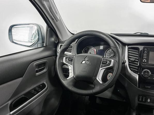Mitsubishi L200 V с пробегом 2017 года, цена 2 499 000 рублей, 53287 км, offers.body_type.unknown, Автокод Объявления