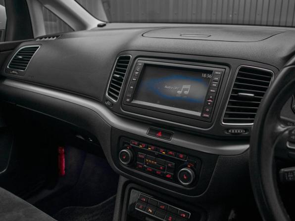 Volkswagen Sharan II с пробегом 2011 года, цена 1 225 000 рублей, 158487 км, минивэн, Автокод Объявления