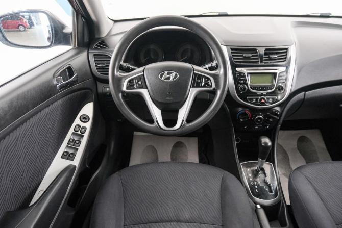 Hyundai Solaris I с пробегом 2012 года, цена 949 000 рублей, 143000 км, седан, Автокод Объявления