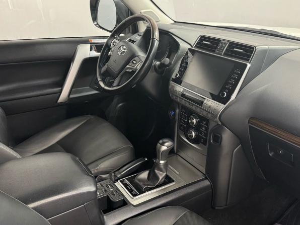 Toyota Land Cruiser Prado 150 Series Рестайлинг 3 с пробегом 2021 года, цена 6 790 000 рублей, 57763 км, внедорожник, Автокод Объявления