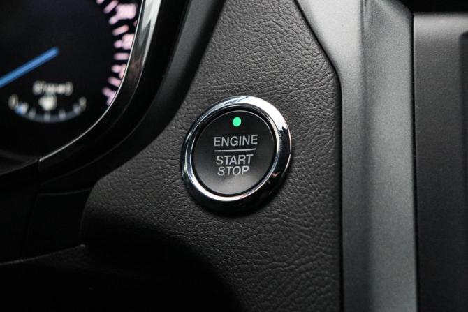 Ford Mondeo V с пробегом 2017 года, цена 1 650 000 рублей, 144199 км, седан, Автокод Объявления