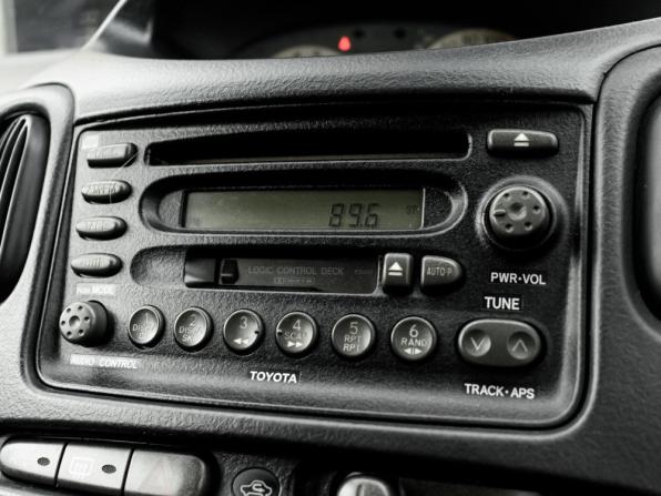 Toyota FunCargo с пробегом 2002 года, цена 420 000 рублей, 216994 км, минивэн, Автокод Объявления