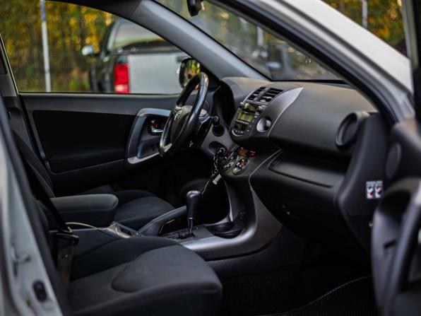 Toyota RAV4 III (XA30) Рестайлинг с пробегом 2011 года, цена 977 000 рублей, 327082 км, внедорожник, Автокод Объявления