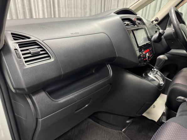 Nissan Serena IV (C26) с пробегом 2012 года, цена 1 300 000 рублей, 296064 км, минивэн, Автокод Объявления