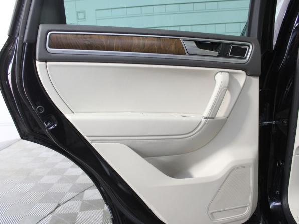 Volkswagen Touareg II Рестайлинг с пробегом 2016 года, цена 3 199 000 рублей, 148656 км, внедорожник, Автокод Объявления