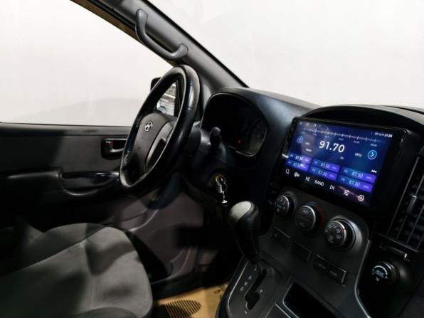 Hyundai H-1 II с пробегом 2012 года, цена 1 685 000 рублей, 297580 км, минивэн, Автокод Объявления