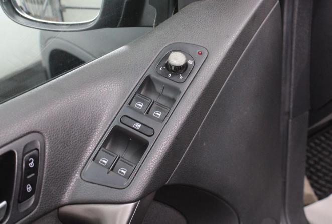 Volkswagen Tiguan I с пробегом 2009 года, цена 1 190 000 рублей, 204000 км, внедорожник, Автокод Объявления