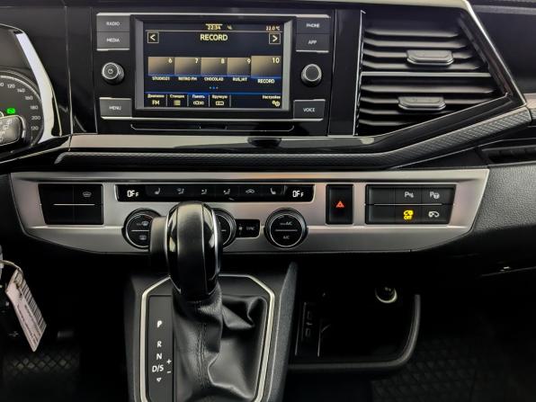 Volkswagen Multivan T6 Рестайлинг с пробегом 2020 года, цена 3 999 000 рублей, 156022 км, минивэн, Автокод Объявления