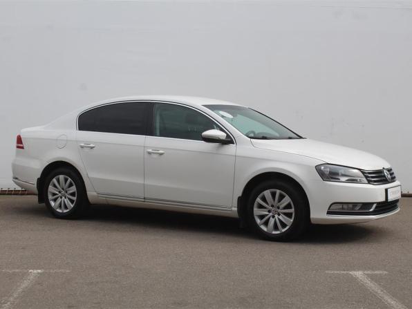 Volkswagen Passat B7 с пробегом 2011 года, цена 970 000 рублей, 215806 км, седан, Автокод Объявления
