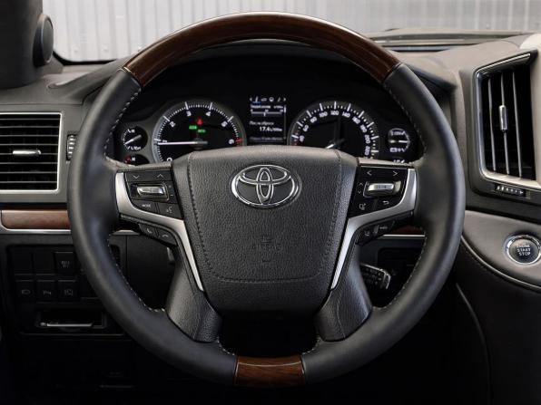 Toyota Land Cruiser 200 Series Рестайлинг 2 с пробегом 2017 года, цена 6 367 000 рублей, 274545 км, внедорожник, Автокод Объявления