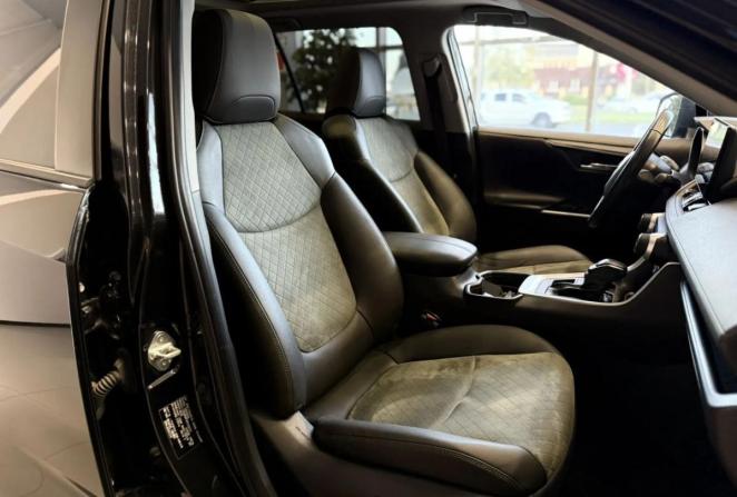 Toyota RAV4 V (XA50) с пробегом 2023 года, цена 3 640 000 рублей, 33457 км, внедорожник, Автокод Объявления