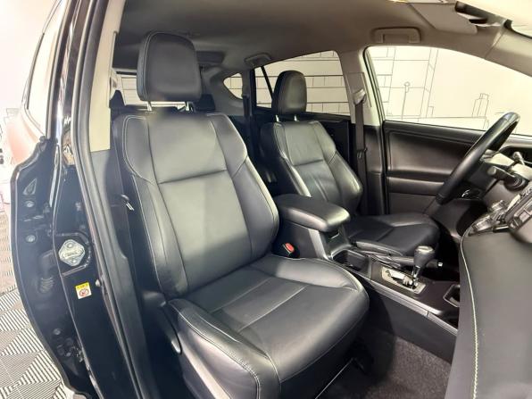 Toyota RAV4 IV (XA40) Рестайлинг с пробегом 2017 года, цена 3 200 000 рублей, 79134 км, внедорожник, Автокод Объявления