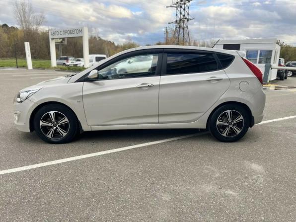 Hyundai Solaris I Рестайлинг с пробегом 2015 года, цена 895 000 рублей, 195846 км, хэтчбек, Автокод Объявления