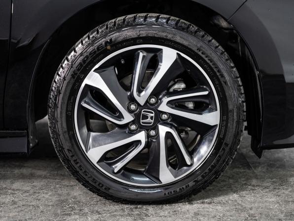 Honda Stepwgn V с пробегом 2015 года, цена 1 779 500 рублей, 124314 км, минивэн, Автокод Объявления