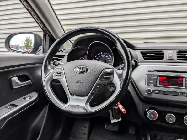 Kia Rio III Рестайлинг с пробегом 2017 года, цена 1 300 000 рублей, 76000 км, седан, Автокод Объявления