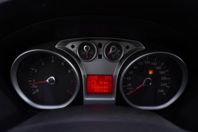 Ford Focus II Рестайлинг с пробегом 2008 года, цена 385 000 рублей, 310400 км, седан, Автокод Объявления