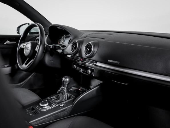 Audi A3 III (8V) Рестайлинг с пробегом 2019 года, цена 1 899 999 рублей, 44500 км, седан, Автокод Объявления