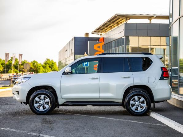 Toyota Land Cruiser Prado 150 Series Рестайлинг 2 с пробегом 2019 года, цена 4 498 000 рублей, 151033 км, внедорожник, Автокод Объявления