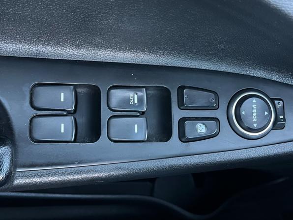 Hyundai Sonata VI (YF) с пробегом 2011 года, цена 920 000 рублей, 260000 км, седан, Автокод Объявления
