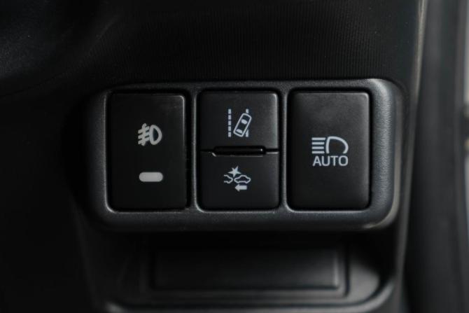 Toyota Aqua I Рестайлинг с пробегом 2017 года, цена 1 339 000 рублей, 165000 км, хэтчбек, Автокод Объявления
