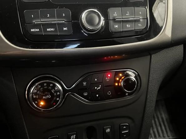 Renault Sandero II с пробегом 2016 года, цена 999 000 рублей, 84512 км, хэтчбек, Автокод Объявления