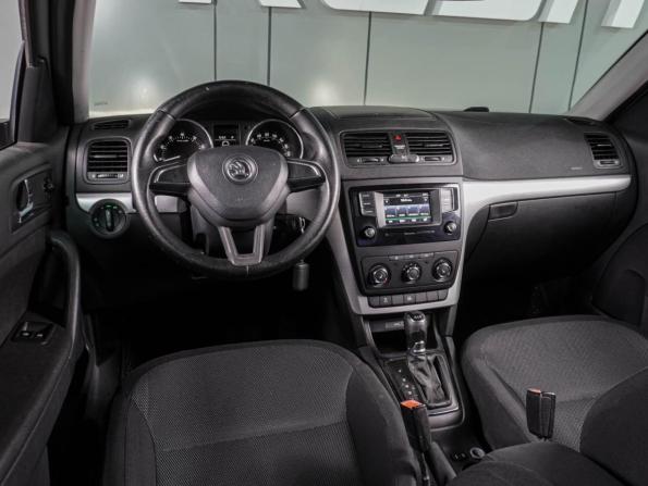 Skoda Yeti I Рестайлинг с пробегом 2015 года, цена 1 019 000 рублей, 185882 км, внедорожник, Автокод Объявления