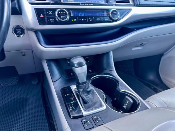 Toyota Highlander III (XU50) Рестайлинг с пробегом 2017 года, цена 3 190 000 рублей, 112000 км, внедорожник, Автокод Объявления