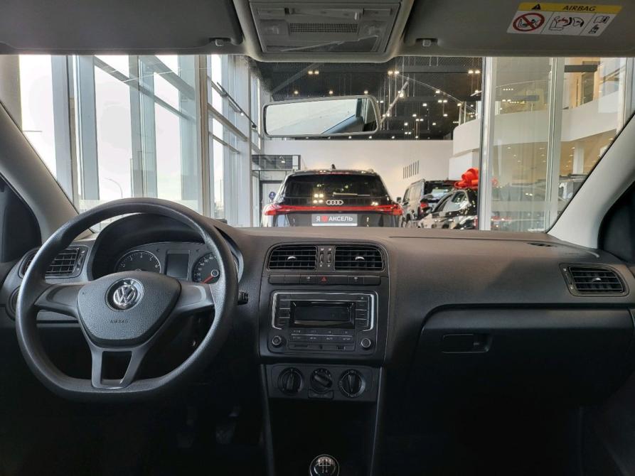 Volkswagen Polo V Рестайлинг Мурманск  - изображение 21