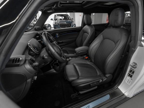 Mini Hatch III (F55/F56) Рестайлинг 2 с пробегом 2022 года, цена 3 860 000 рублей, 17160 км, хэтчбек, Автокод Объявления