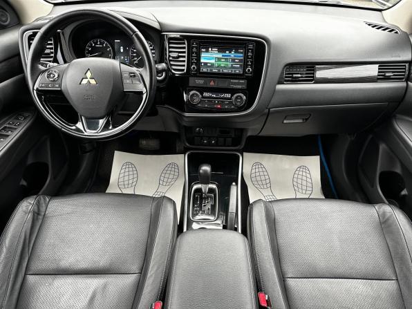 Mitsubishi Outlander III Рестайлинг 2 с пробегом 2017 года, цена 1 995 000 рублей, 109215 км, внедорожник, Автокод Объявления