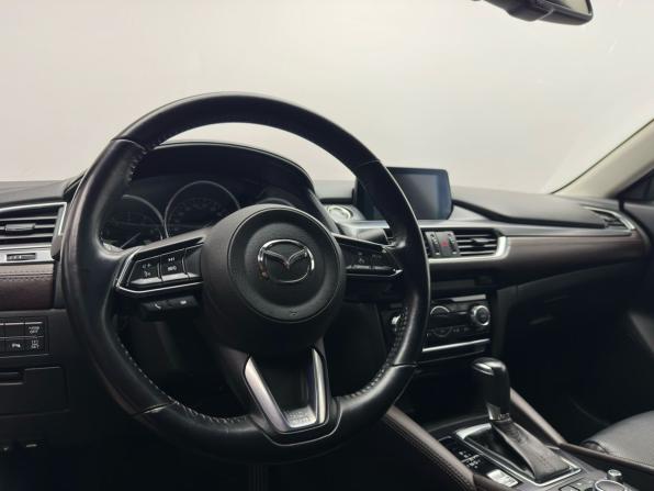 Mazda 6 III (GJ) Рестайлинг с пробегом 2018 года, цена 2 199 000 рублей, 111370 км, седан, Автокод Объявления