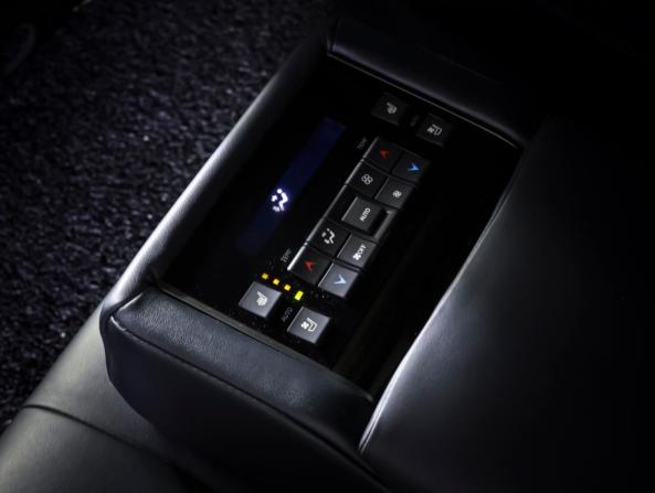 Lexus LX III Рестайлинг 2 с пробегом 2019 года, цена 7 600 000 рублей, 142000 км, внедорожник, Автокод Объявления