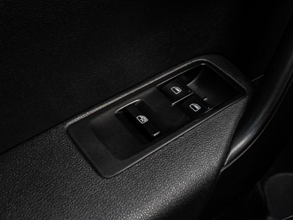 Volkswagen Polo V с пробегом 2015 года, цена 870 000 рублей, 179465 км, седан, Автокод Объявления