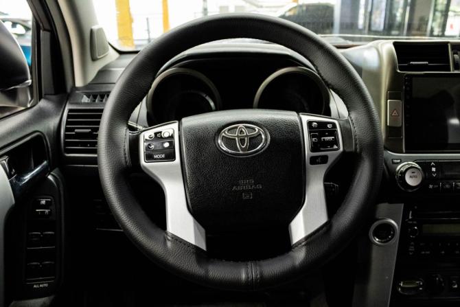 Toyota Land Cruiser Prado 150 Series с пробегом 2013 года, цена 2 759 000 рублей, 234845 км, внедорожник, Автокод Объявления
