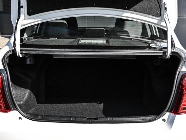 Toyota Corolla XI (E160 E170) Рестайлинг 2 с пробегом 2018 года, цена 1 339 000 рублей, 40205 км, седан, Автокод Объявления
