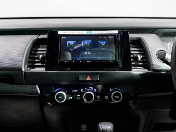 Honda Fit IV с пробегом 2022 года, цена 1 335 000 рублей, 79803 км, хэтчбек, Автокод Объявления