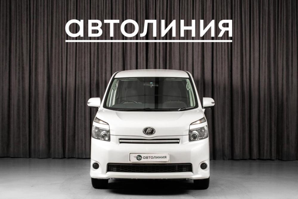 Toyota Voxy II (R70) Красноярск  - изображение 3