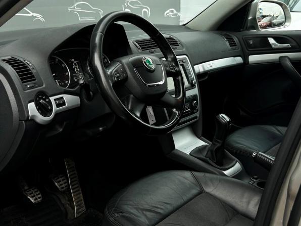 Skoda Octavia II (A5) Рестайлинг с пробегом 2011 года, цена 1 048 700 рублей, 227842 км, универсал, Автокод Объявления