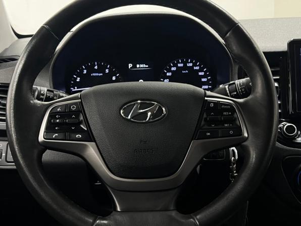 Hyundai Solaris II Рестайлинг с пробегом 2021 года, цена 1 590 000 рублей, 77433 км, седан, Автокод Объявления