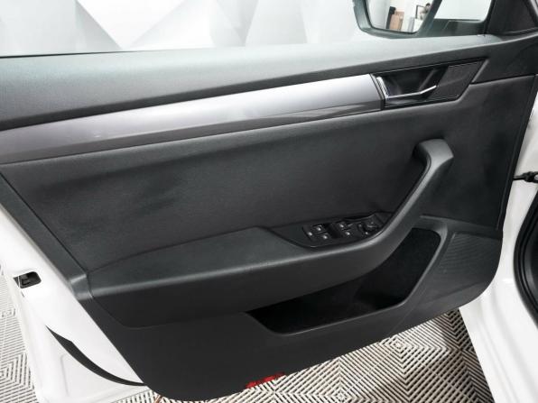 Skoda Superb III с пробегом 2017 года, цена 1 535 000 рублей, 178177 км, лифтбек, Автокод Объявления