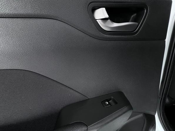 Hyundai Solaris II с пробегом 2018 года, цена 1 310 000 рублей, 145000 км, седан, Автокод Объявления