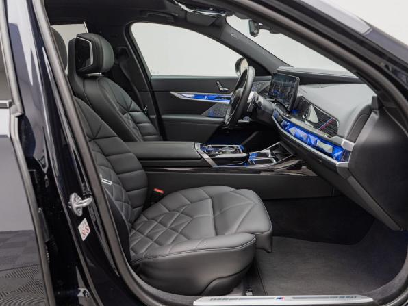 BMW 7 серии VII (G70) с пробегом 2023 года, цена 12 990 000 рублей, 21085 км, седан, Автокод Объявления