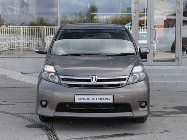 Toyota ISis I Рестайлинг с пробегом 2010 года, цена 1 150 000 рублей, 181213 км, компактвэн, Автокод Объявления