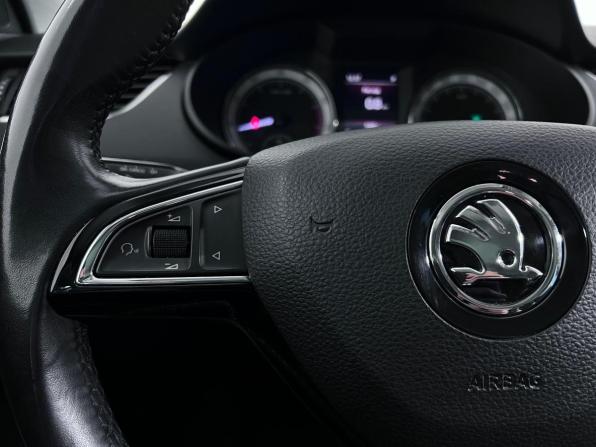 Skoda Octavia III (A7) Рестайлинг с пробегом 2018 года, цена 1 998 000 рублей, 74329 км, лифтбек, Автокод Объявления