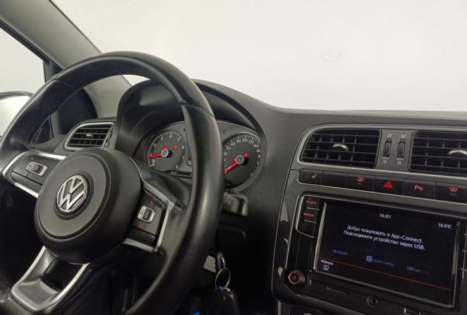 Volkswagen Polo V Рестайлинг с пробегом 2018 года, цена 1 080 000 рублей, 121029 км, седан, Автокод Объявления